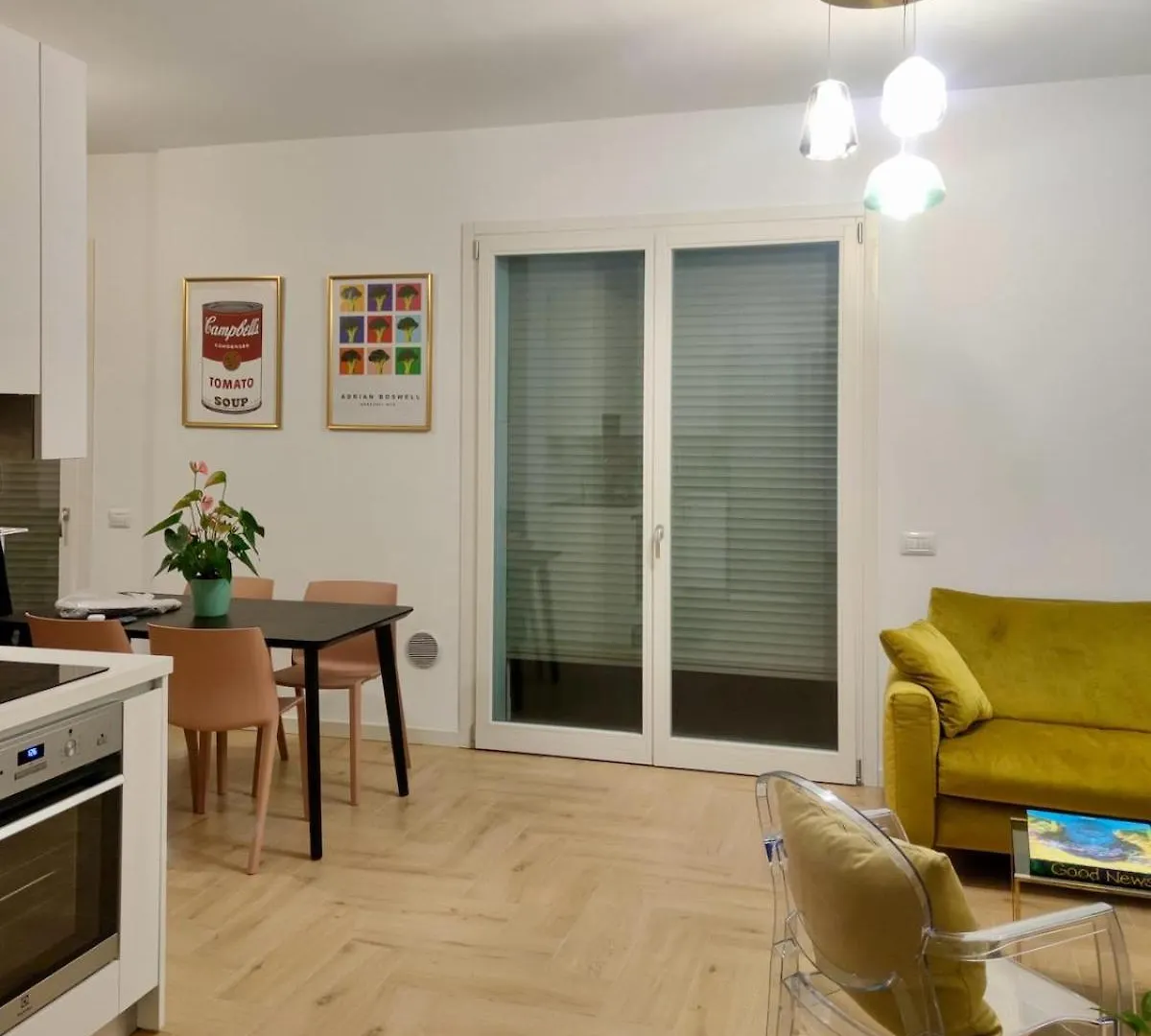 Moderno Bilocale Con Ampio Balcone Apartamento Milão